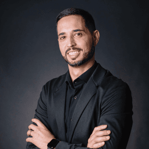 Walter  Flores 